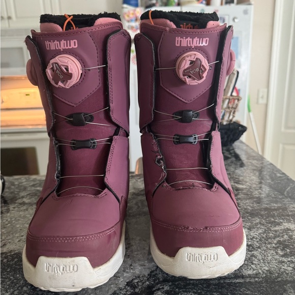 ThirtyTwo Women's Double Boa Purple Snowboard Boots - Picture 2 of 6